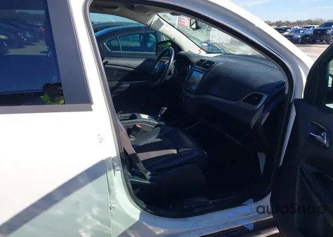 2017 Dodge Journey Crossroad Plus z USA, uszkodzony, nr VIN 3C4PDCGB8HT708586